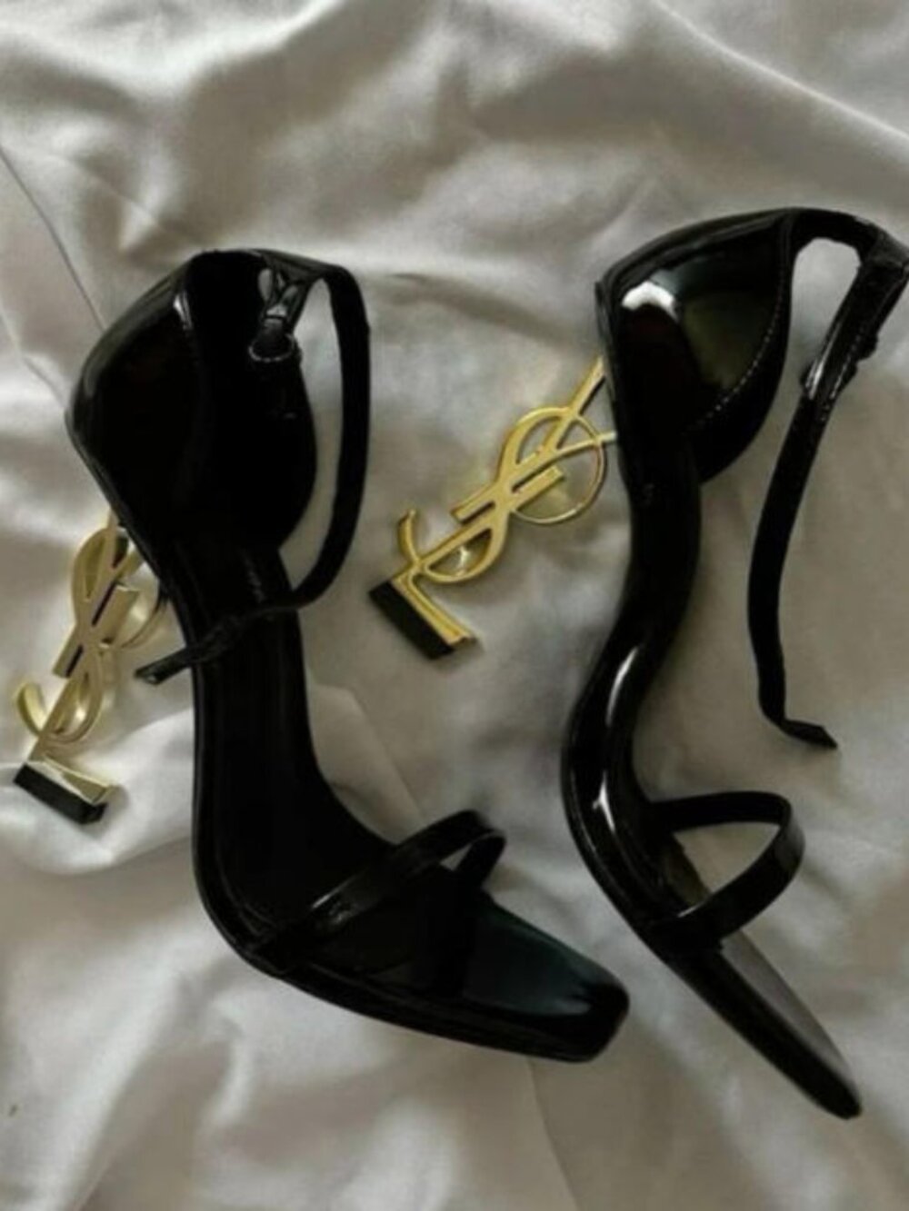 Saint Laurent Black Patent Leather Sandals with Gold Logo - With Original Box - Picture 5 of 5